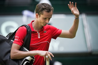Daniil Medvedev perdió 7-6, 6-3 ante Jan-Lennard Struff. (AP)