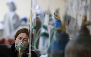 Afganistán registró este miércoles 94 fallecidos en 24 horas, el número más elevado de muertes a causa del coronavirus desde el inicio de la pandemia y en medio de una peligrosa escasez de oxígeno de uso médico. (ARCHIVO) 
