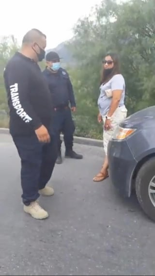 La castañense Soraya Arzola Narvaez, integrante del grupo Antiabusos Castaños, compartió en redes sociales un video en vivo, en el momento en el que se registró el supuesto abuso.