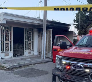 Una mujer perdió la vida durante un incendio que se registró la noche de este miércoles en un domicilio de la colonia Villa Florida de la ciudad de Torreón. (EL SIGLO DE TORREÓN)