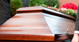 En el funeral, los familiares del difunto aseguraron que éste 'se movía' dentro del ataúd (ESPECIAL) 