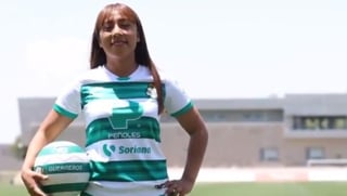 Santos Laguna Femenil anunció la incorporación de la defensora Lizbeth Valeria Pérez Contreras, proveniente de las Centellas del Necaxa. (ESPECIAL)