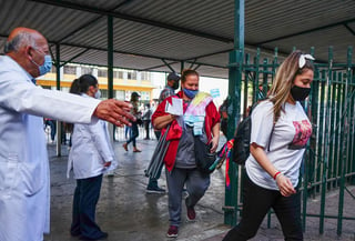El día de hoy 14 de junio, las autoridades federales de Salud en México presentaron el Informe Técnico Diario sobre la pandemia de COVID-19, enfermedad causada por el coronavirus SARS-CoV-2. (ARCHIVO)