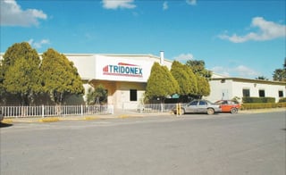 El Gobierno mexicano admitió este sábado una revisión laboral de Estados Unidos por la presunta violación de derechos de los trabajadores en la planta de autopartes Tridonex en Matamoros, Tamaulipas, en la frontera con Texas.
(TWITTER)