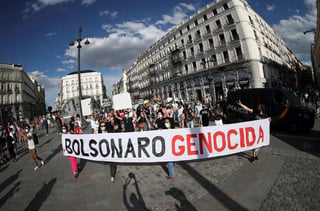 Brasil sobrepasó este sábado los 500,000 muertos por COVID-19, una fatídica marca a la que el país llega en medio de nuevas protestas contra la errática gestión de la pandemia del presidente Jair Bolsonaro. (EFE)
