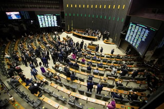 La Cámara de Diputados de Brasil aprobó este lunes un proyecto que hace viable la privatización de la empresa Eletrobras, la mayor del sector eléctrico en América Latina, mediante la emisión de nuevas acciones sin la participación del Estado. (ARCHIVO)