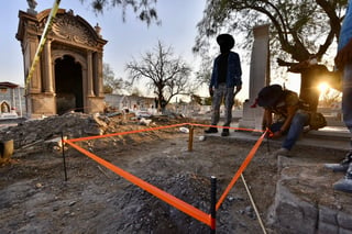 En esta jornada de exhumación se trabajó con siete equipos conformados por antropólogos, arqueólogos, auxiliares y excavadores, (ARCHIVO)