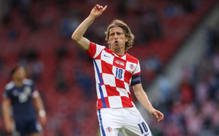 La aparición decisiva de Luka Modric salvó este martes a Croacia del adiós precipitado en la Eurocopa y le proporcionó el pase, como segunda de grupo, a los octavos de final que se resisten a Escocia (3-1), una vez más estancado en la primera ronda de un gran torneo. (EFE) 
