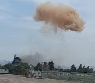 Fuerte explosión en la minera Autlán, ubicada en el poblado Aquiles Serdán, del municipio de Gómez Palacio, causó alarma entre los vecinos que solicitaron el apoyo de las autoridades. (EL SIGLO DE TORREÓN)