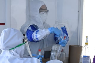 Las pruebas de antígeno se han realizado en diferentes instituciones de Coahuila y son empleadas con muestras nasofaríngeas. (ARCHIVO)