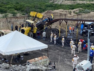 Han transcurrido 20 días desde que se registró la inundación y deslave de la mina de arrastre Micarán, ubicada en el ejido Rancherías en el municipio de Múzquiz, donde fallecieron siete mineros y hasta el momento no se ha concluido la carpeta de investigación que inició la Fiscalía General del Estado de Coahuila. (ARCHIVO)