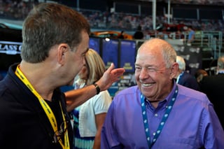 Jack Ingram, un piloto temperamental y de gran determinación que ganó cinco campeonatos de NASCAR y más de 300 carreras, ha fallecido, dijo el viernes el Salón de la Fama de NASCAR. Ingram tenía 84 años. (AP) 
