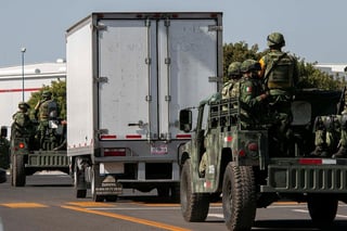 Elementos del Ejército participan en el operativo Carretera Segura, a fin de proteger a los viajeros que transitan por la carretera federal 85, en el tramo Monterrey-Nuevo Laredo, informaron las comandancias de la Cuarta Región Militar y Séptima Zona militar, con sede en Apodaca, Nuevo León. (ARCHIVO)