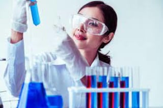 Las mujeres participan en menos patentes comerciales e invenciones biomédicas que los hombres, y los equipos exclusivamente femeninos tienden a abordar problemas que afectan de forma específica o mayoritaria a la mujer, según un estudio que publica Science. (ESPECIAL) 
