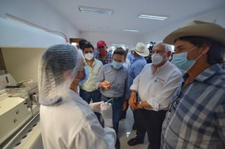 Aispuro Torres reconoció el esfuerzo de los ganaderos para sostener a Durango en el tercer lugar nacional en exportación de ganado. (EL SIGLO DE TORREÓN) 