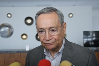 El secretario de Educación en la entidad, Higinio González Calderón, dijo que se trata de una decisión propia de Coahuila y que él ya firmó el acuerdo con los líderes sindicales. (FERNANDO COMPEÁN)