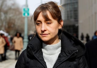 Allison Mack, fue condenada a tres años de prisión este miércoles en el Tribunal Federal de Brooklyn por su participación en el culto sexual NXIVM. (ARCHIVO)