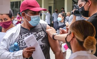 El Municipio de Ramos Arizpe inicia este sábado la jornada de vacunación para aplicar la segunda dosis anti-COVID al grupo de edad de 50 a 59 años de edad. (ARCHIVO)