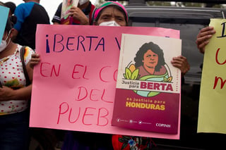 El Tribunal de Sentencia de Honduras notificará este lunes la sentencia del asesinato de la ambientalista Berta Cáceres, ocurrido en 2016, que determinará la absolución o condena de Roberto David Castillo, ejecutivo de una hidroeléctrica acusado de ser uno de los autores intelectuales del crimen. (ARCHIVO) 