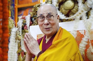 El líder espiritual tibetano Dalai Lama festejó el martes sus 86 años con un agradecimiento a sus partidarios y a la India, donde reside desde que huyó de su patria en 1959. (ARCHIVO) 
