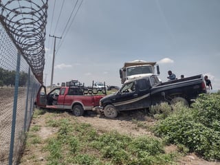 Conductor de camioneta choca de frente contra camión de carga en carretera vecinal de Gómez Palacio. (EL SIGLO DE TORREÓN)