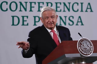López Obrador fue cuestionado sobre las protestas realizadas ayer en Cuba e hizo un llamado a que se respete la autodeterminación de los pueblos y que los problemas de cada nación sean resueltos mediante el diálogo y sin usar la fuerza.