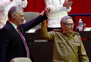 El expresidente cubano Raúl Castro participó en una reunión de la cúpula del Partido Comunista (PCC, único legal) en la que se abordaron las masivas protestas antigubernamentales del domingo, informaron este lunes medios estatales. (ARCHIVO)