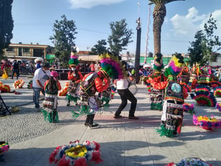 Luego de llevar a cabo una matlachinada con más de 600 personas en Saltillo, la capital de Coahuila rompió el Récord Guinness, al realizar el evento más grande del mundo. (ARCHIVO) 
