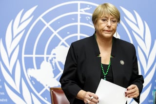 La alta comisionada de la ONU para los Derechos Humanos, la chilena Michelle Bachelet, calificó hoy de 'extremadamente alarmante' el espionaje a periodistas, activistas y políticos mediante el software israelí Pegasus, y pidió un uso muy limitado de este tipo de tecnología de vigilancia. (ARCHIVO) 
