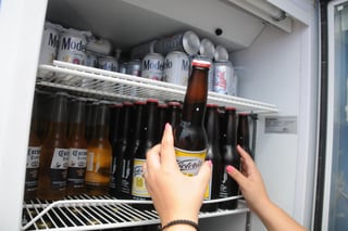 La restricción de venta y consumo de bebidas alcohólicas no será aplicada en Coahuila el 1 de agosto, en la jornada que promueve el Gobierno federal. (ARCHIVO)
