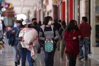 Sus declaraciones se producen pese a que México sumó este jueves 16,244 contagios, la mayor cifra en lo que va de la tercera ola de la pandemia. (ARCHIVO)