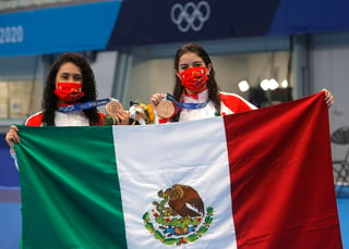 Las clavadistas mexicanas Gabriela Agúndez y Alejandra Orozco subieron al podio olímpico de la plataforma sincronizada. (EFE)