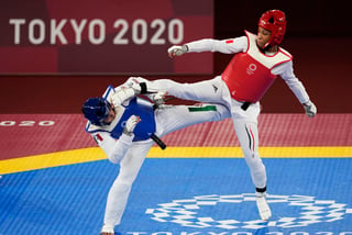 La medalla de bronce obtenida por Gabriela Agúndez y Alejandra Orozco, en los clavados sincronizados, ha servido para que no se hable del gran fracaso de México en los XXXII Juegos Olímpicos: el taekwondo. (AP)