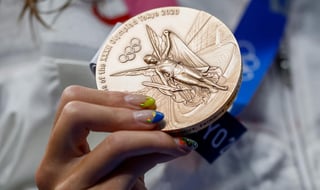 Con el bronce obtenido en la fosa del Centro Acuático de los Juegos Olímpicos, Alejandra Orozco escribió su nombre en una lista tan peculiar como exclusiva para el deporte mexicano, la de los atletas con más de una medalla olímpica. (ARCHIVO)