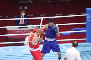 Después de practicar el boxeo 12 años y esperar durante dos ciclos, el semipesado Rogelio Romero debutó en unos Juegos Olímpicos con un triunfo en los octavos de final y se colocó a otro de asegurar medalla en Tokio 2020. (ESPECIAL)