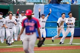Hayato Sakamoto conectó un sencillo con casa llena en la novena entrada para coronar un ataque de tres anotaciones en el último inning y darle una victoria a Japón 4-3 sobre República Dominicana en el primer juego del torneo olímpico de beisbol. (ESPECIAL)