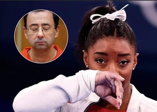 Por medio de Twitter, la gimnasta estadounidense Simone Biles compartió un mensaje donde se asegura que parte de su retiro de la selección en Tokio 2020 se debe al trauma que vive después de haber sufrido abuso sexual por parte del entrenador Larry Nassar. 