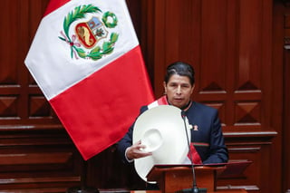 Un grupo de al menos 15 parlamentarias firmó una exhortación pública al presidente de Perú, Pedro Castillo, pidiéndole no incluir en su gabinete ministerial 'a personas vinculadas en actos de violencia contra las mujeres, niñas y niños peruanos'. (ARCHIVO) 
