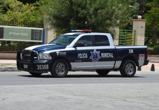 El jefe de la Policía de Torreón, Manuel José Pineda, afirmó que durante sus primeros días al frente de la corporación ha seguido de cerca algunas incidencias delictivas en diversos puntos del municipio, especialmente los que tienen que ver con impacto patrimonial y que son en los que actualmente ponen énfasis en materia preventiva. (ARCHIVO)