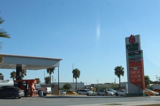 El asalto ocurrió en la estación de gasolina ubicada en la colonia Valle del Nazas de la ciudad de Torreón. (EL SIGLO DE TORREÓN)