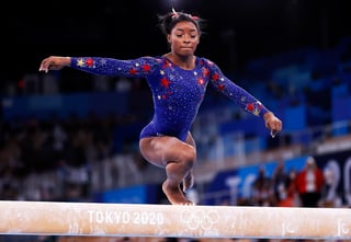 La campeona olímpica de 2016 participará en la final de viga de equilibrios el martes. (ARCHIVO)