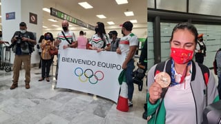 Los arqueros mexicanos Alejandra Valencia y Luis Álvarez regresaron a México después de conseguir la medalla de bronce en la modalidad de mixtos en los Juegos Olímpicos de Tokio 2020 y con porras de familiares y amigos fueron recibidos. (ESPECIAL)