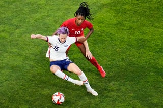 La selección de Canadá sorprendió a la de Estados Unidos (1-0) y se clasificó para la final del torneo de fútbol femenino de los Juegos Olímpicos de Tokio 2020. (AP)