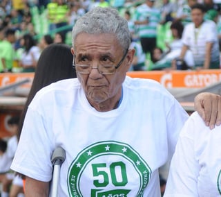 El exjugador de La Ola Verde del Laguna, Raúl “Acapulco” Herrera, falleció el domingo por la tarde en esta ciudad.
(ARCHIVO)