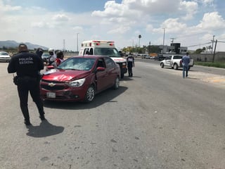 La tarde de este miércoles se registró un aparatoso accidente vial sobre el kilómetro 6.5 de la carretera a Mieleras de Torreón, dos personas resultaron lesionadas en los hechos. (EL SIGLO DE TORREÓN)