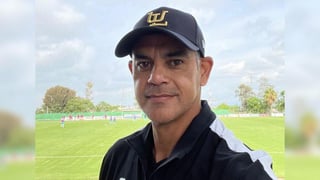Héctor Altamirano apareció en una fotografía posando con la gorra de los Algodoneros. 