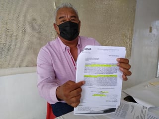 Trabajador del Simas Torreón afirma que fue notificado de forma “irregular” sobre su jubilación del organismo, trámite que no fue solicitado por él y que atenta contra su contrato sindical y la Ley Federal del Trabajo. (ROBERTO ITURRIAGA)