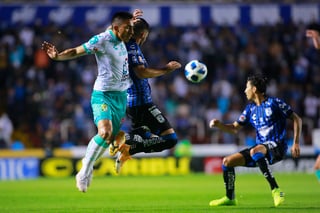 Con un tanto de Elías Hernández, León mantuvo su paso ascendente, al imponerse el jueves 1-0 a Querétaro, para hilar su segundo triunfo en el torneo apertura de la liga mexicana. (JAM MEDIA)
