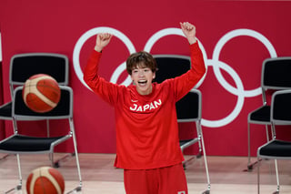 Japón luchará por el oro en el torneo femenino de baloncesto de los Juegos Olímpicos por primera vez en su historia. Tal y como predijo su entrenador, Tom Hovasse, cuando fue contratado en 2017. (ESPECIAL)
