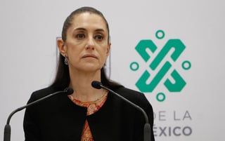 La jefa de gobierno de la Ciudad de México, Claudia Sheinbaum Pardo, informó que pese a que la Secretaría de Salud Federal determinó que la capital regresa a semáforo rojo, la ciudad se mantiene en naranja, sin cierre de actividades. (EFE)